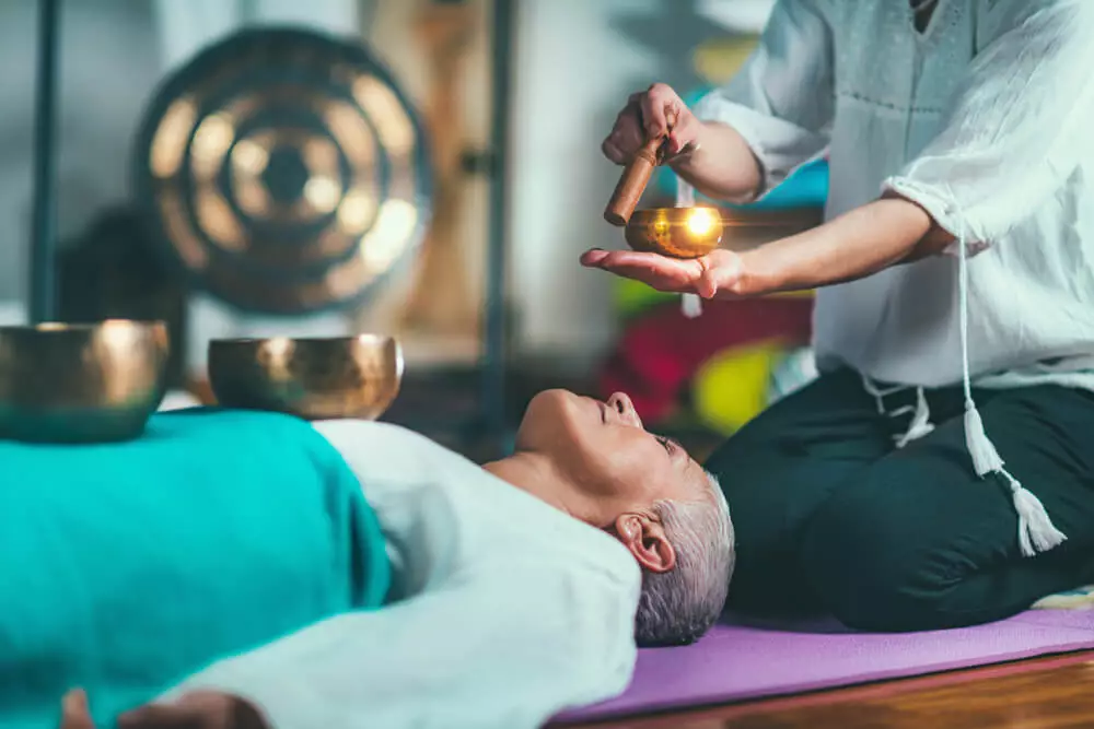 benefits of using a holistic healing approach in recovery.webp